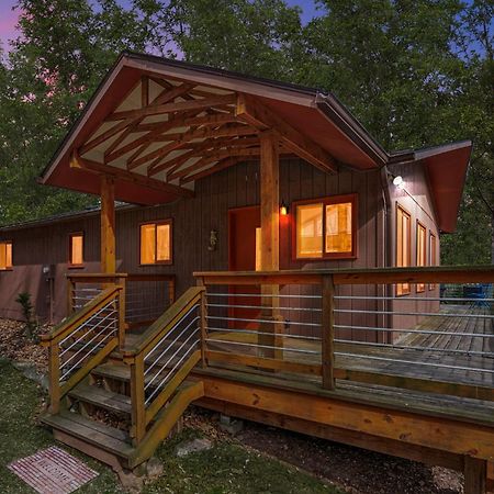 Chalet W Hot Tub, Large Deck, Grill, & Fast Wifi Berkeley Springs Esterno foto