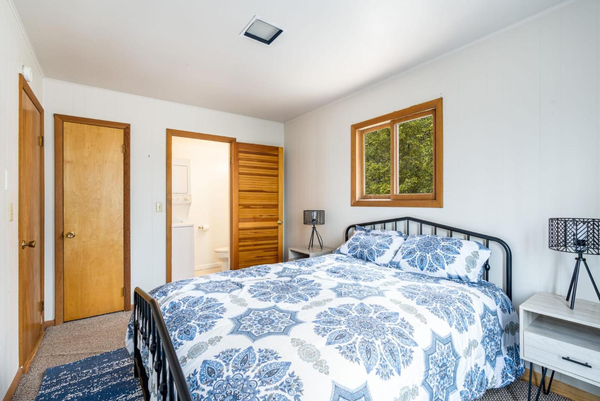 Chalet W Hot Tub, Large Deck, Grill, & Fast Wifi Berkeley Springs Esterno foto