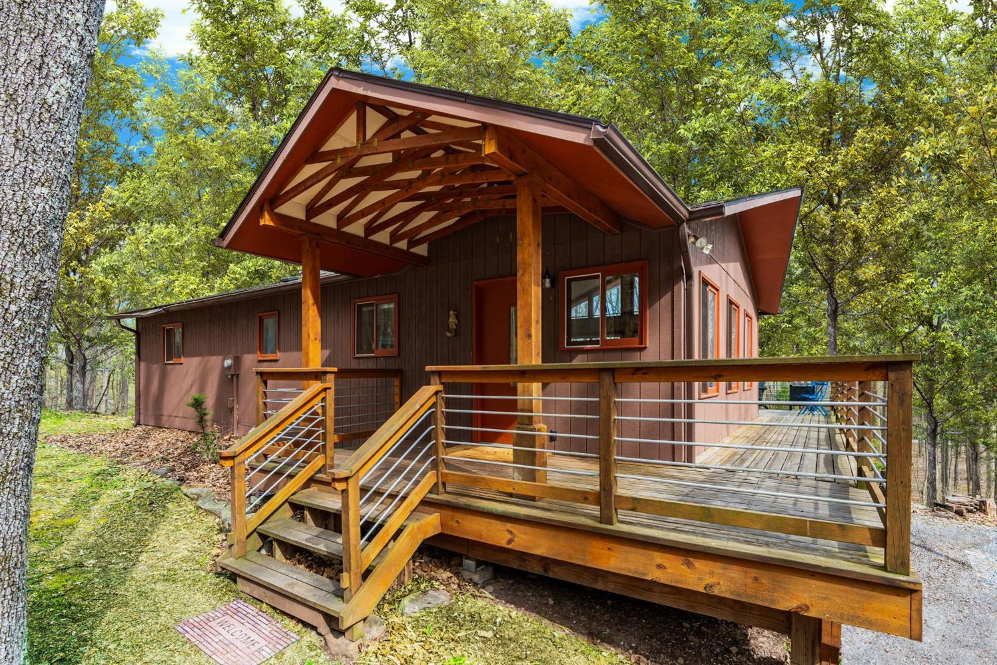 Chalet W Hot Tub, Large Deck, Grill, & Fast Wifi Berkeley Springs Esterno foto